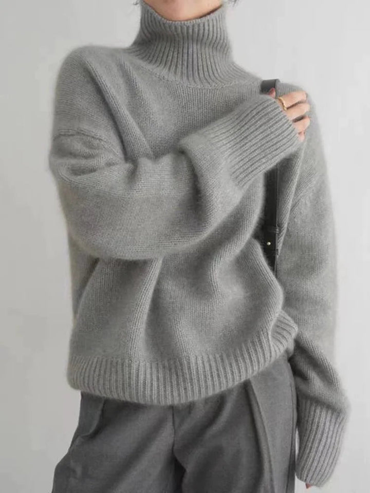 Luxurious Cashmere Turtleneck Sweater