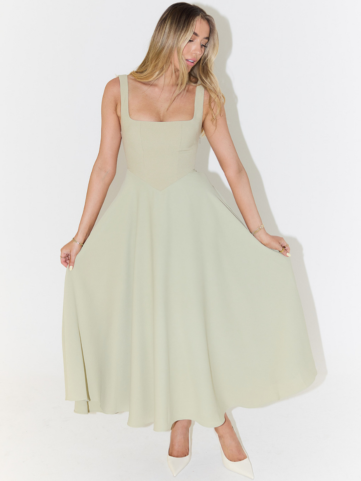 SVEA | Elegantes Midikleid mit eckigem Ausschnitt