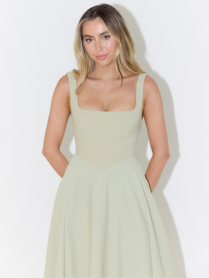 Scarlett – Elegant Fit & Flare Dress