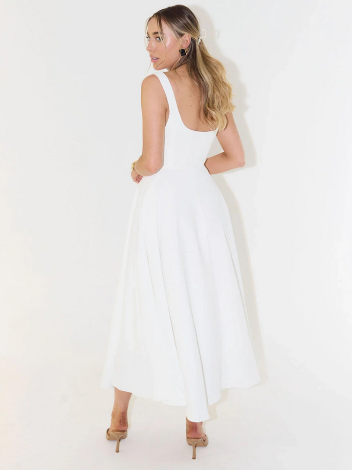 SVEA | Elegantes Midikleid mit eckigem Ausschnitt
