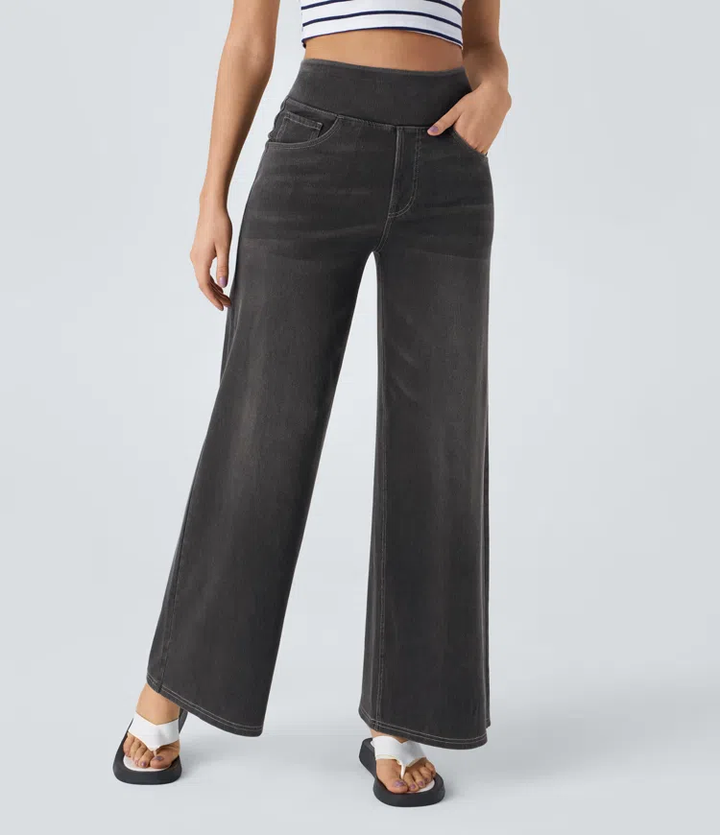 Relaxed Fit Wide-Leg Jeans