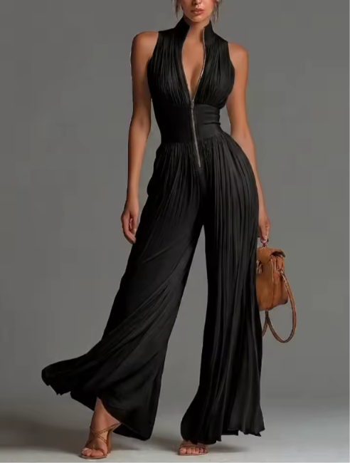 SVEA | Gefalteter Neckholder-Overall mit weitem Bein